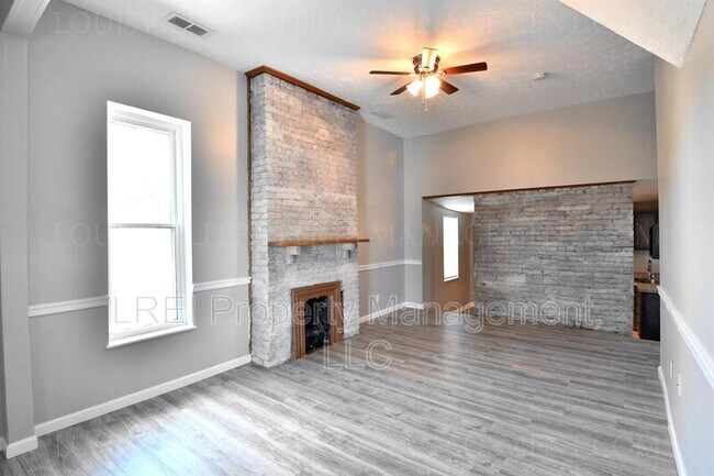 Building Photo - 531 E Chestnut St