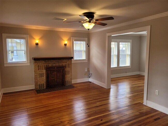 Foto del edificio - 925 W Cottage St