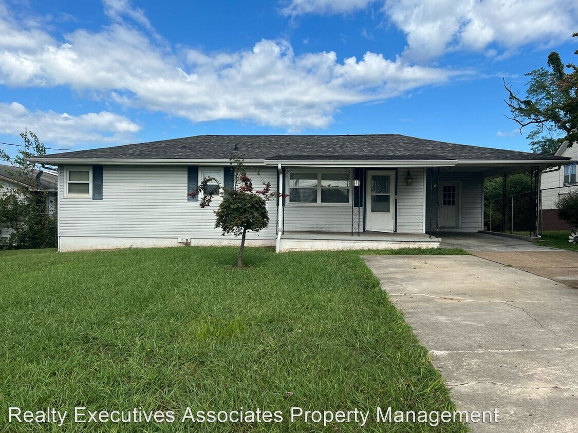 3 br, 2 bath House 1929 Maryland Ave House Rental in Knoxville, TN