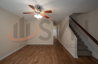 Building Photo - 55 Fashion Pl