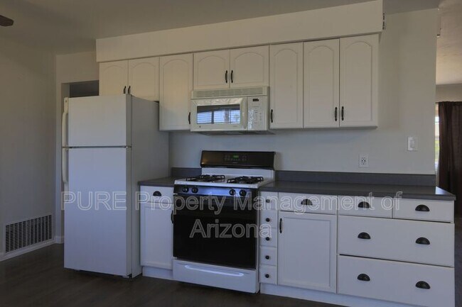 Foto del edificio - 1734 W 5th Pl