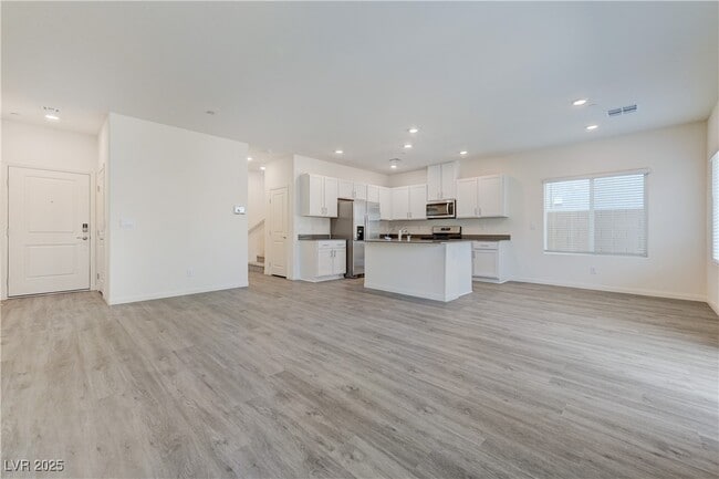 Building Photo - 501 Red Lovebird Ave