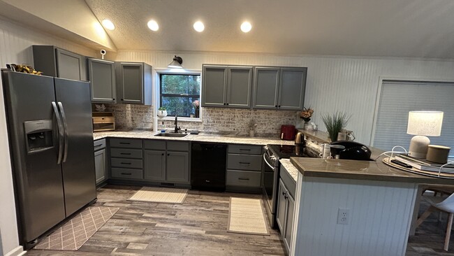 Building Photo - 56 Puff Hill Dr