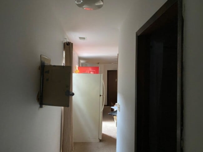 Building Photo - 60 Rogge St