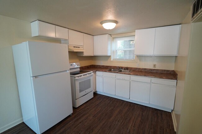 Foto del edificio - 1219 N Duval St