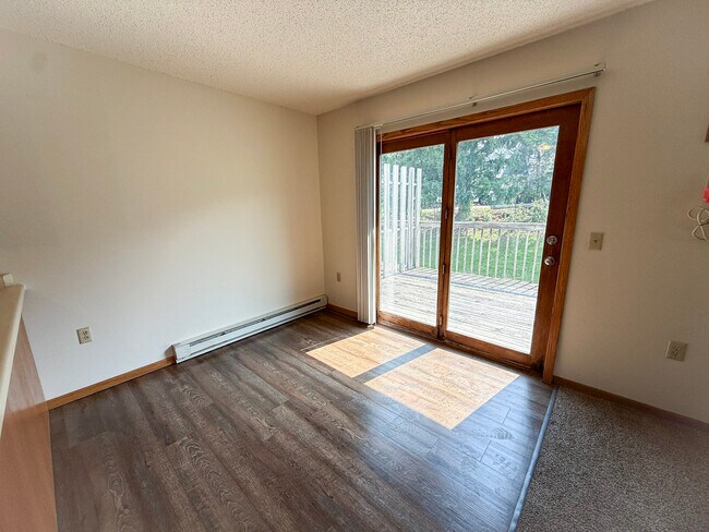 Foto del edificio - 2804 Edgewood Dr