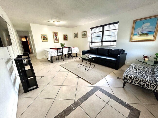 Foto del edificio - 5726 SW 20th St