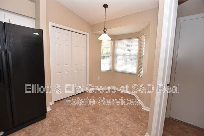 Foto del edificio - 2830 Hickory Ridge Dr