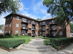 Building Photo - 706 N 50th St