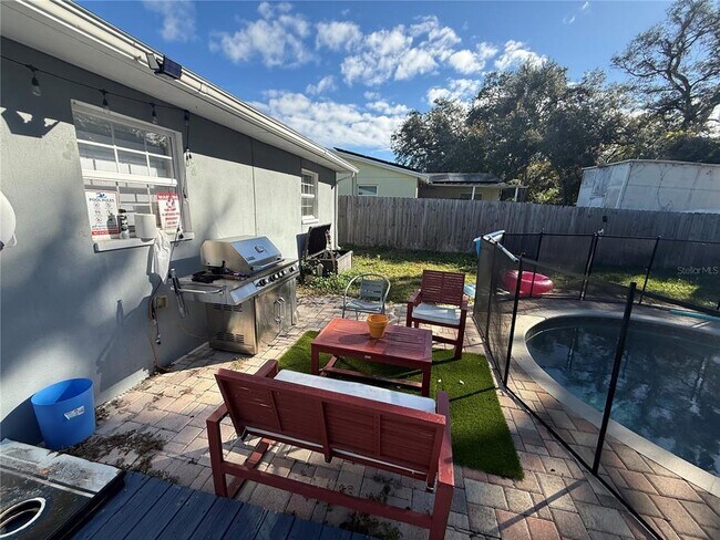 Foto del edificio - 3066 19th Pl SW