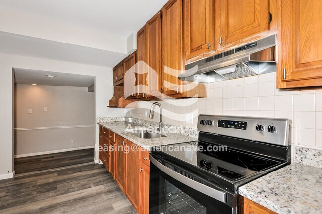 Building Photo - 200 Dundee Cir