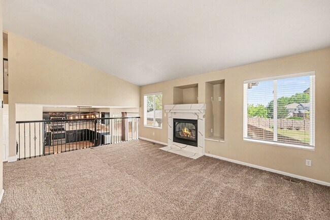 Building Photo - Fantastic Home in the Desirable Sterling Hills Neighborhood