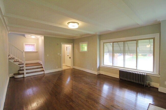 Building Photo - 2488 Virginia Park St