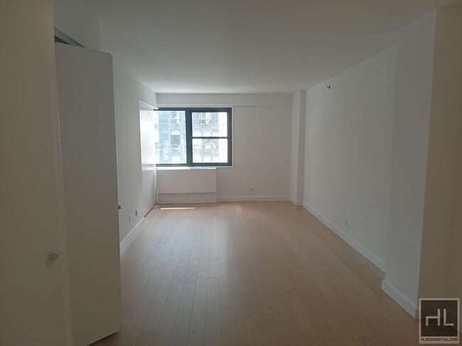 Building Photo - East 39th Street