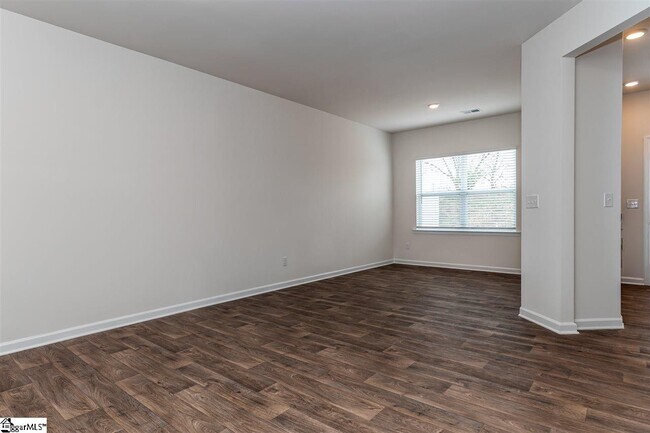 Building Photo - 216 Southridge Ct