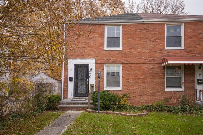 Building Photo - 2 BED 1 BATH BEAUTIFUL SINGLE FAMILY HOME