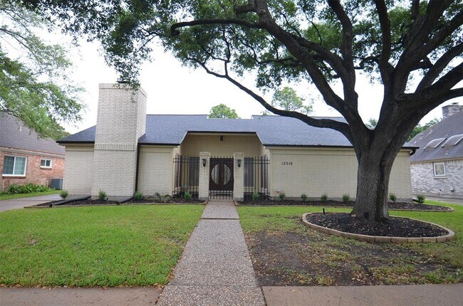 Foto del edificio - 12310 Burgoyne Dr