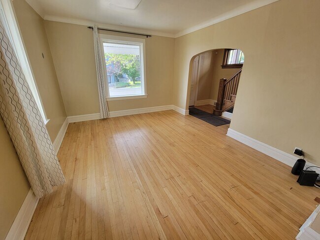 Foto del edificio - AVAILABLE October 1st! - 3 BED 1 BATH Home!