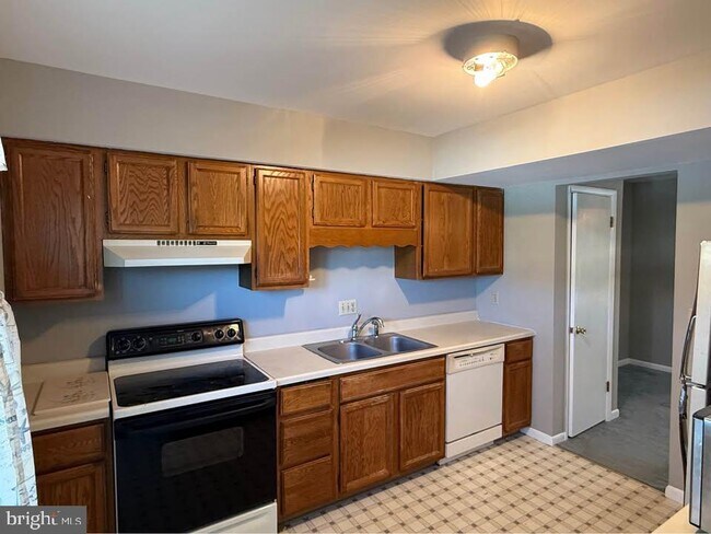 Foto del edificio - 1145 Pheasant Dr N