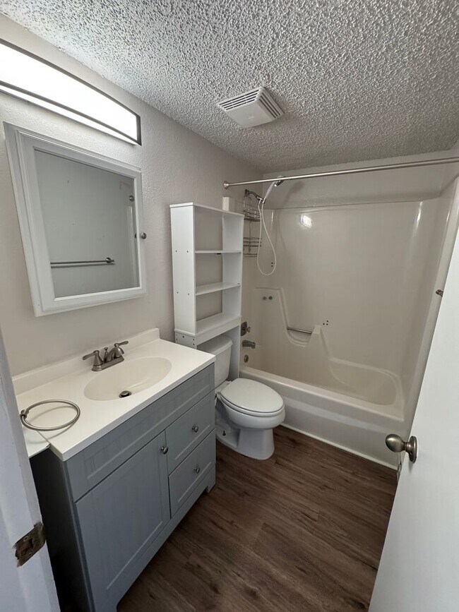 Foto del edificio - Beautiful 2 bed 1 bath home