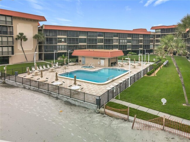 Foto del edificio - 17580 Gulf Blvd