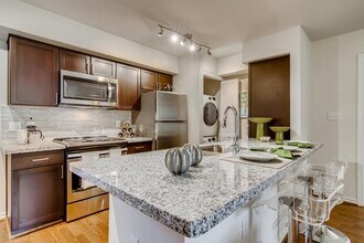 Building Photo - 3000 Unity Dr