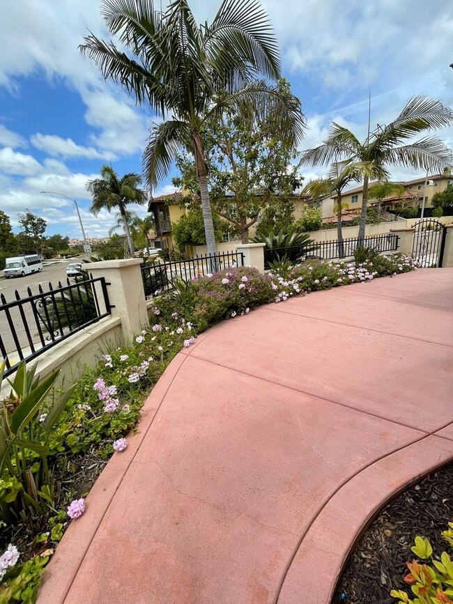 Foto del edificio - 9707 Deer Trail Dr