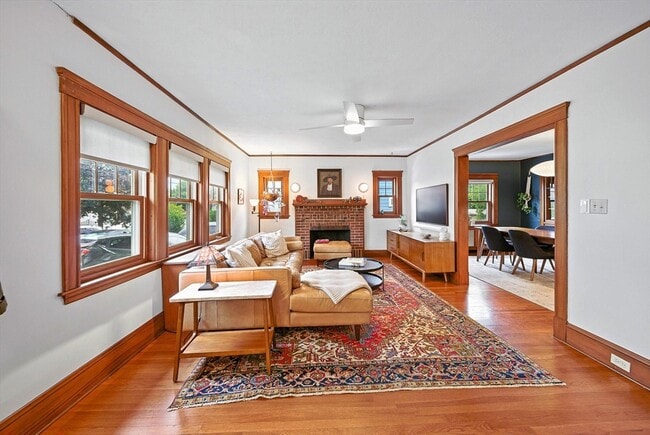Building Photo - 34 Lynde Ave