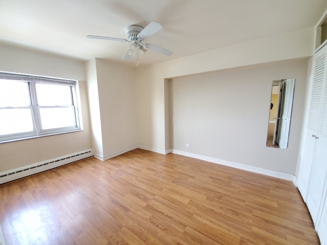 Building Photo - 4960 N Marine Dr