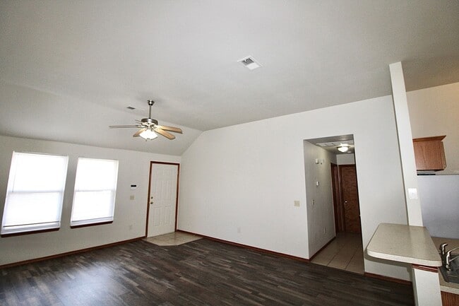 Building Photo - 1304 Commerce Dr