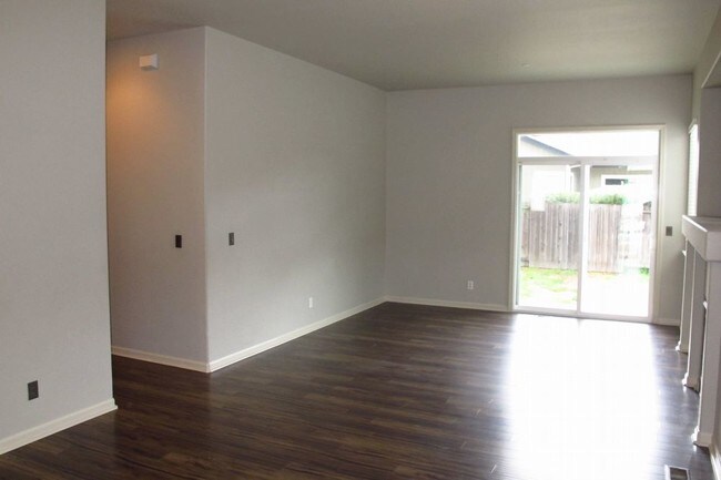Building Photo - 7943 Ferrari Way