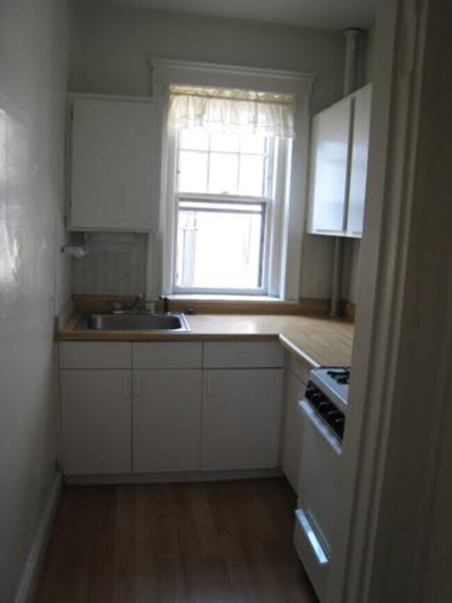 Foto del edificio - 327 Allston St