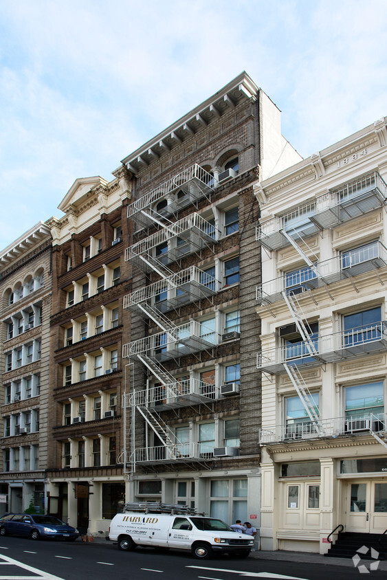 Primary Photo - 64 Grand St