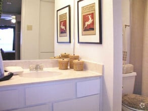 Second Bathroom - Walnut Terrace Apartments