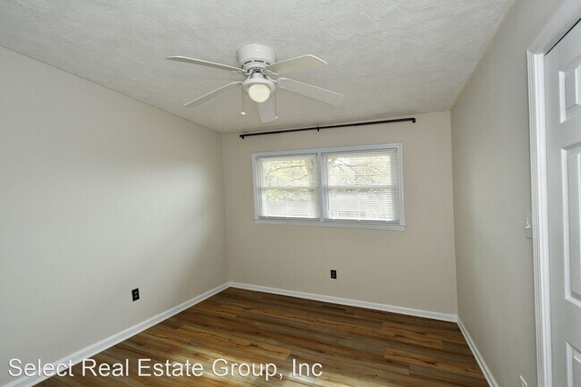 Building Photo - 3 br, 2 bath House - 116 Timberland Loop