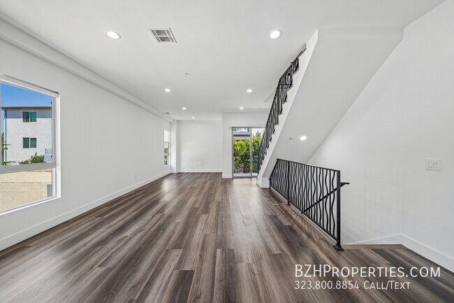 Foto del edificio - 6002 Klump Ave
