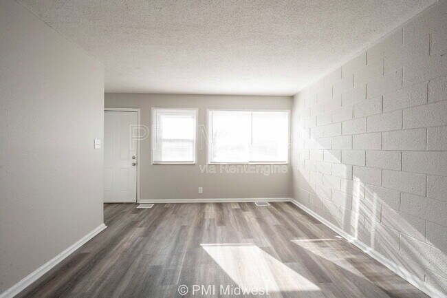 Foto del edificio - 6050 E 16th St