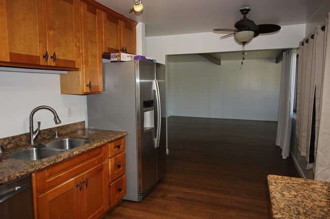 Building Photo - 3 Bedroom home for Rent