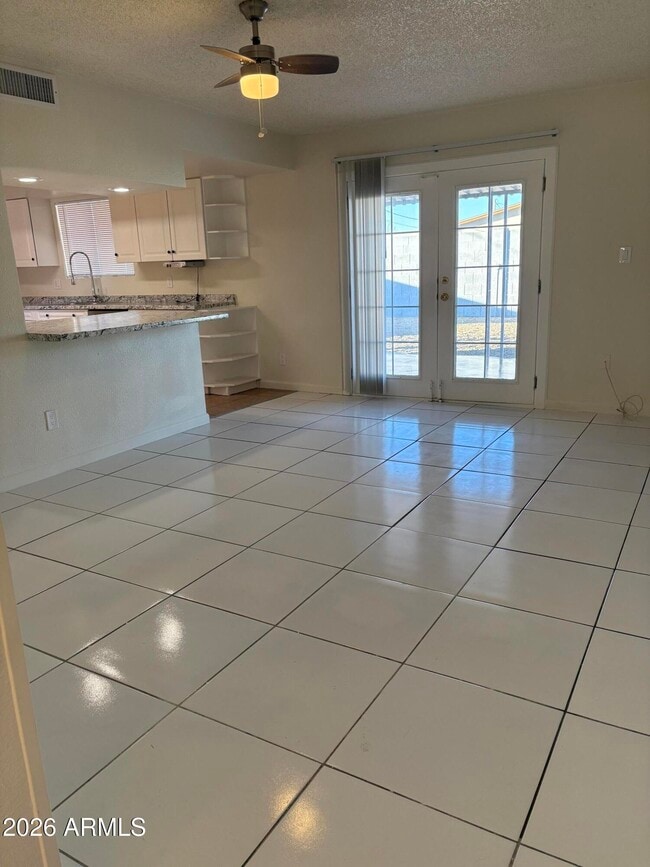 Foto del edificio - 5440 W Virginia Ave