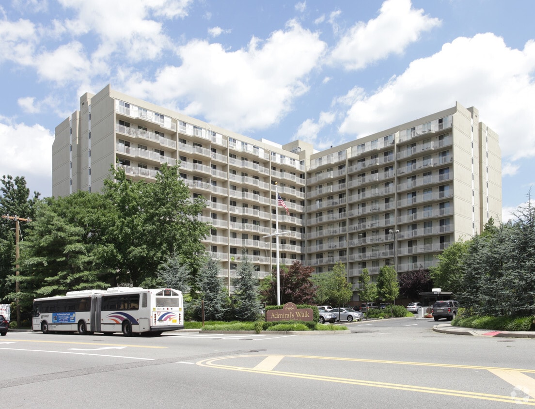 Admiral's Walk Apartments Edgewater, NJ