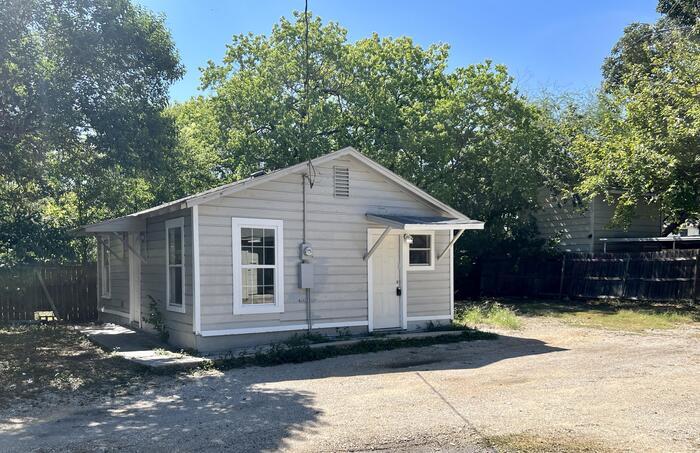 Primary Photo - 711 Charlotte St