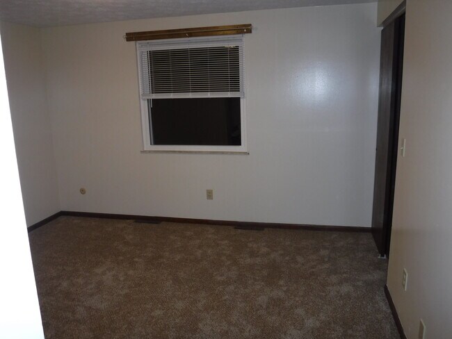 Master Bed / Has 2 Closets - 5359 Portage St NW