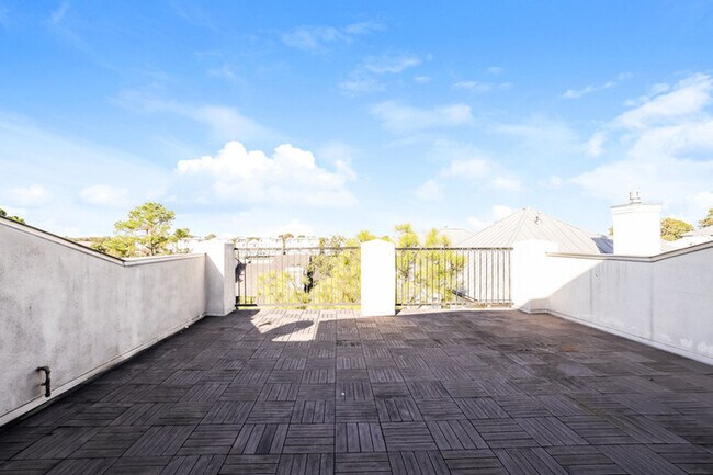 Building Photo - 2207 Hilshire Glen Ct