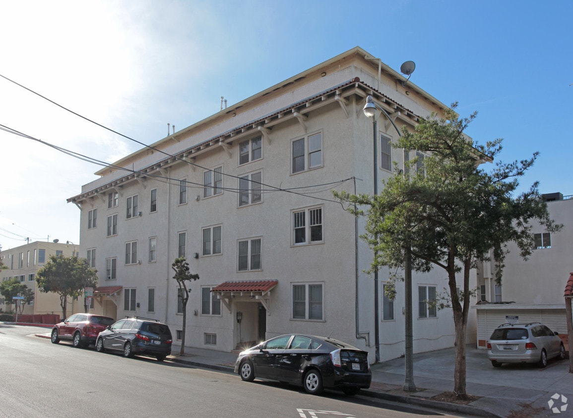 Building Photo - 2328 3rd St