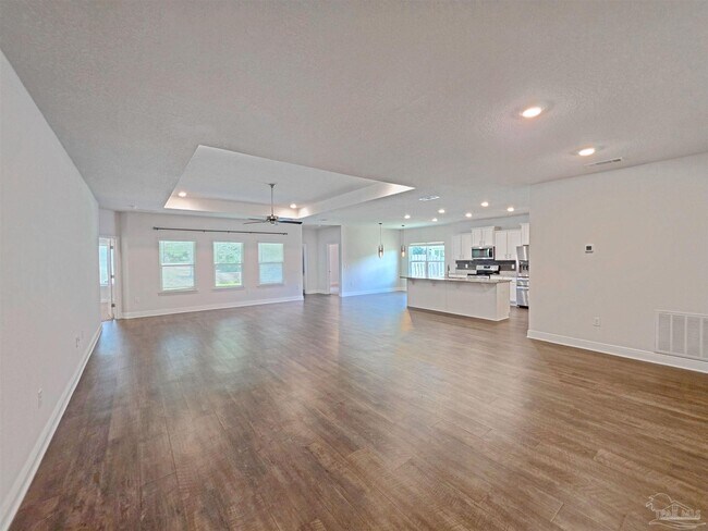 Foto del edificio - 8108 Silver Maple Dr
