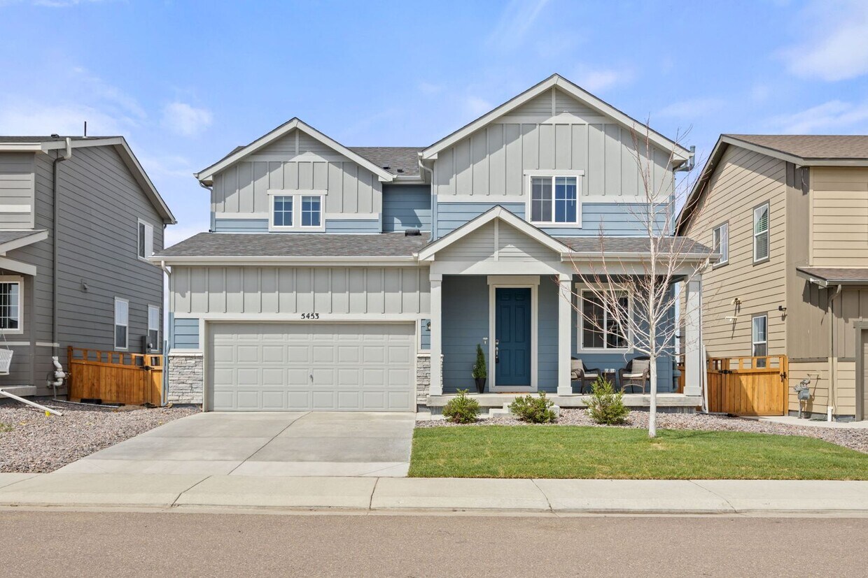 Foto principal - Gorgeous 3bed/3bath w/ Mountain Views - Bu...