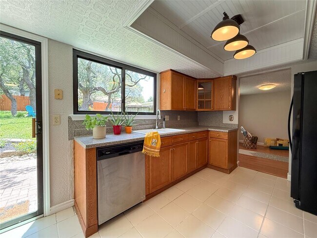 Foto del edificio - 8401 Loralinda Dr