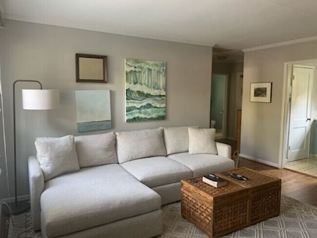 Building Photo - Charming 1BR/1BA Now Available in SouthPark Area!