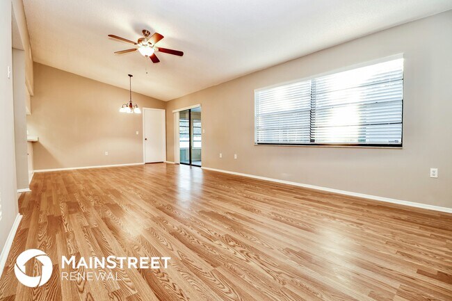 Building Photo - 16103 Villa Dr