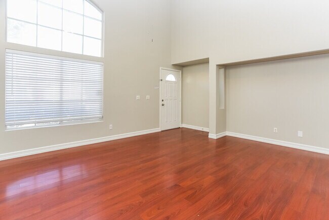 Building Photo - 8737 Autumn Wreath Ave